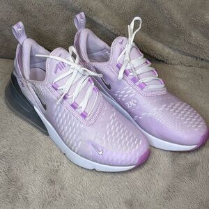 Nike Girls Sneakers in Lavender and White